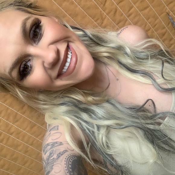 Meet your Posher, Natasha - Picture 1 of 1